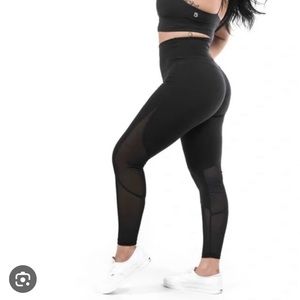 Buffbunny spicy leggings with mesh on lower half of leg